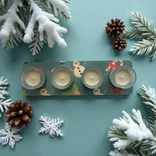 Dřevěný adventní svícen na 4 svíčky – sněhuláci