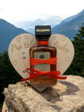 Dřevěné srdce s mini lahvičkou Amaretto Disaronno – Pro tebe z lásky