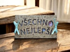 Dřevěná obálka na peníze „Všechno nejlepší“ – peříčkový motiv