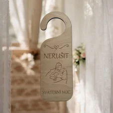 Dřevěný závěs na kliku – Nerušit, svatební noc