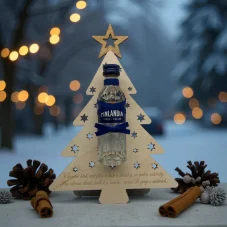 Vánoční dřevěný stromeček s mini lahvičkou Finlandia