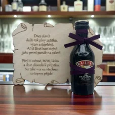 Dřevěný pergamen s přáním a mini lahvičkou Baileys Original Irish Cream