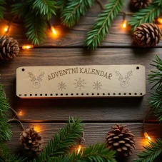 Dřevěný adventní kalendář – sobíci a sněhové vločky
