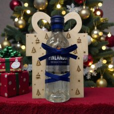 Vánoční dřevěný dárek s mini lahvičkou Finlandia