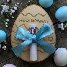 🥚 Velikonoční dřevěná obálka na peníze – vajíčko „Veselé Velikonoce“